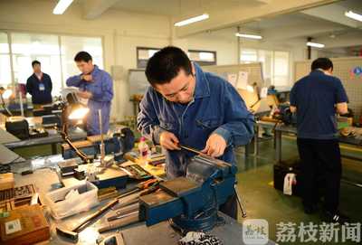 補(bǔ)貼來襲！探索職業(yè)技能培訓(xùn)補(bǔ)貼，提升自我價(jià)值的新機(jī)遇